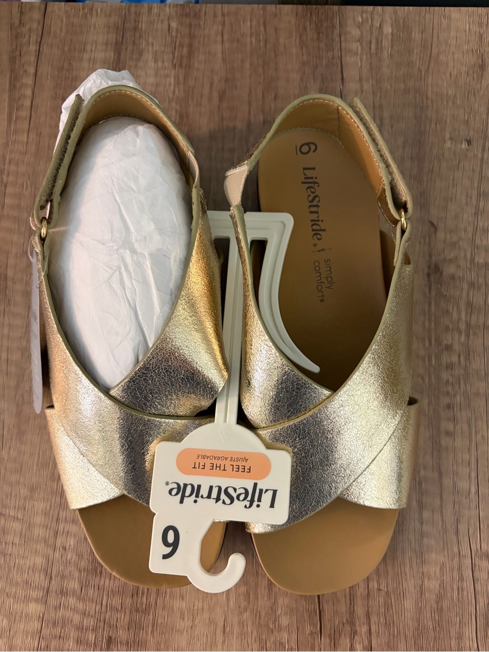 LifeStride Metallic Gold Crossover Sandals. Size 6 $15